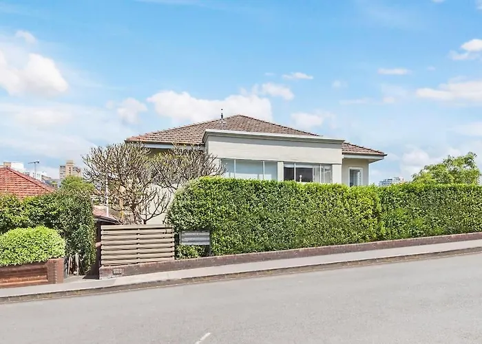 Hsns1 - Bask In Sydney\'S Beauty At Harbourview Haven Apt