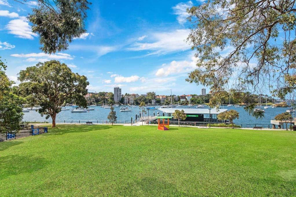 Apartment Hsns1 - Bask In Sydney's Beauty At Harbourview Haven *